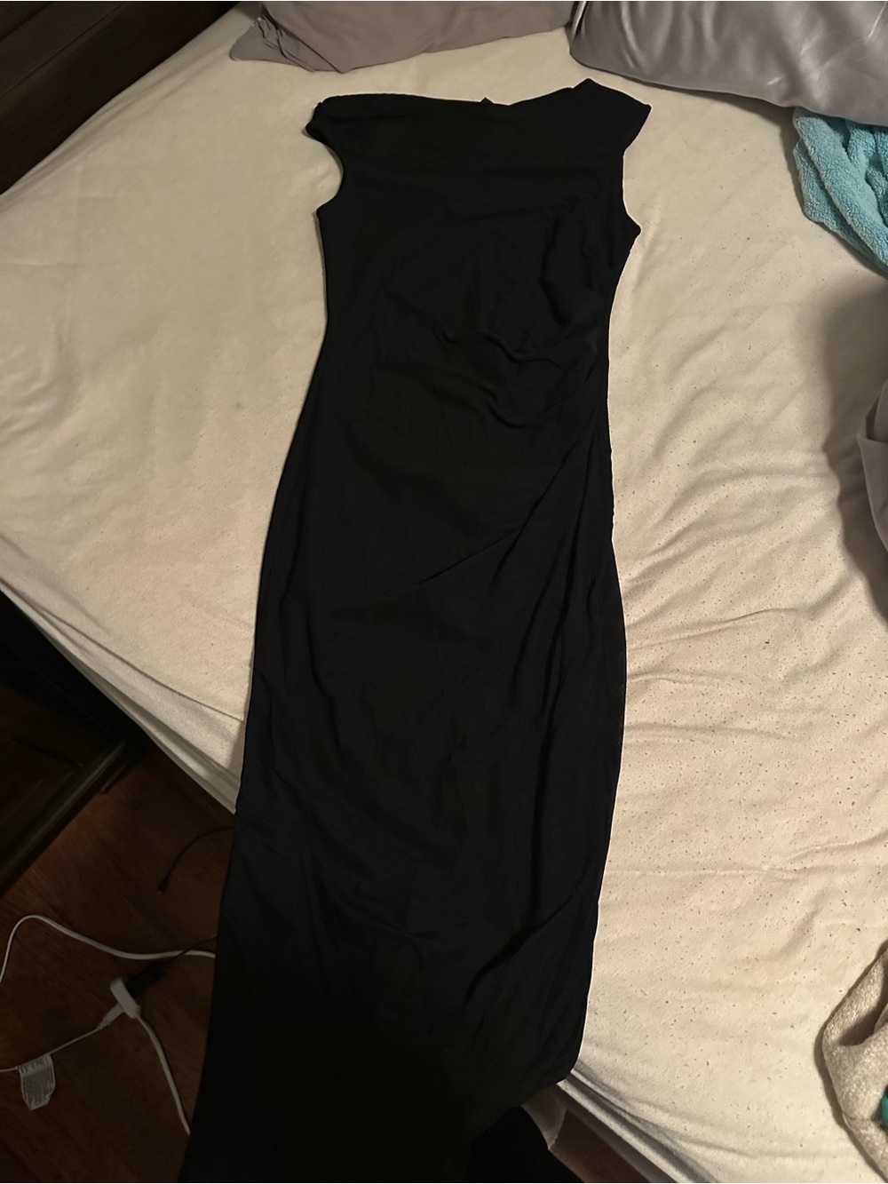 Sleek Black Cap-Sleeve Maxi Dress